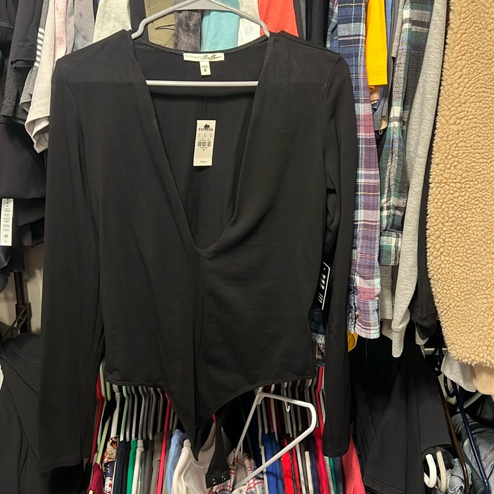NWT Express deep v neck long sleeve black body suit - medium